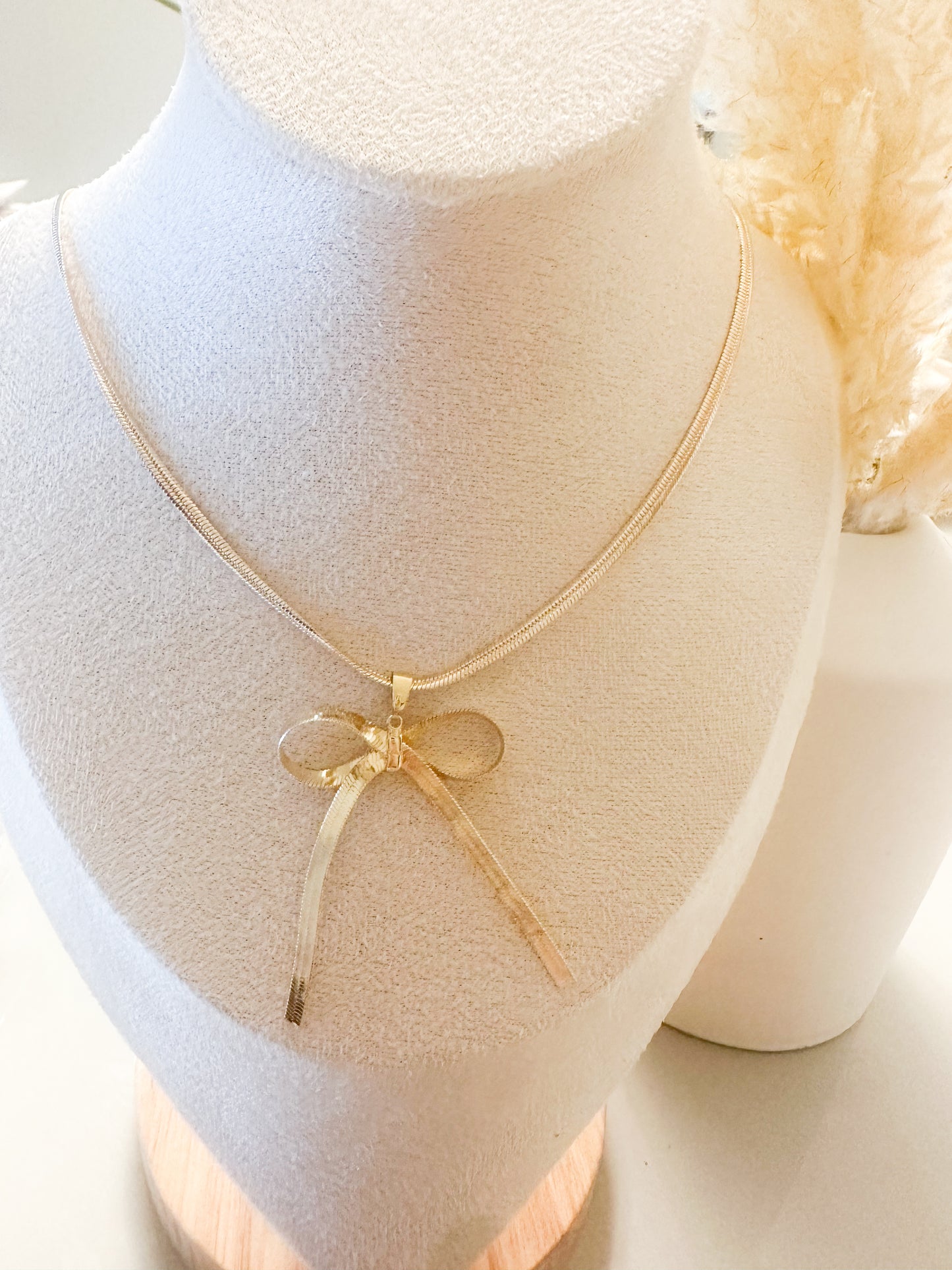 Bow Knot Necklace 