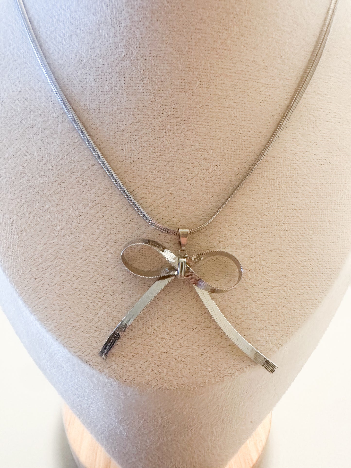 Bow Knot Necklace 