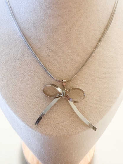 Bow Knot Necklace 